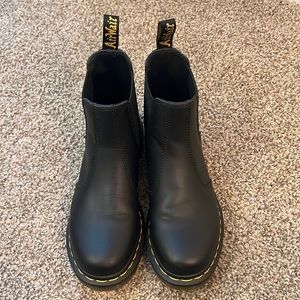 Dr. Martin Chelsea Boot